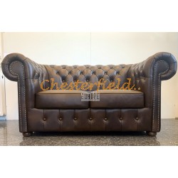 Klassisk  mediumbrun 2 personer Chesterfield sofa (A5M)
