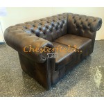 Klassisk  mediumbrun 2 personer Chesterfield sofa (A5M)