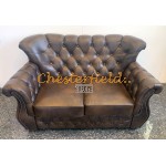 Monk Antikgold 2-Sitzer Chesterfield Sofa